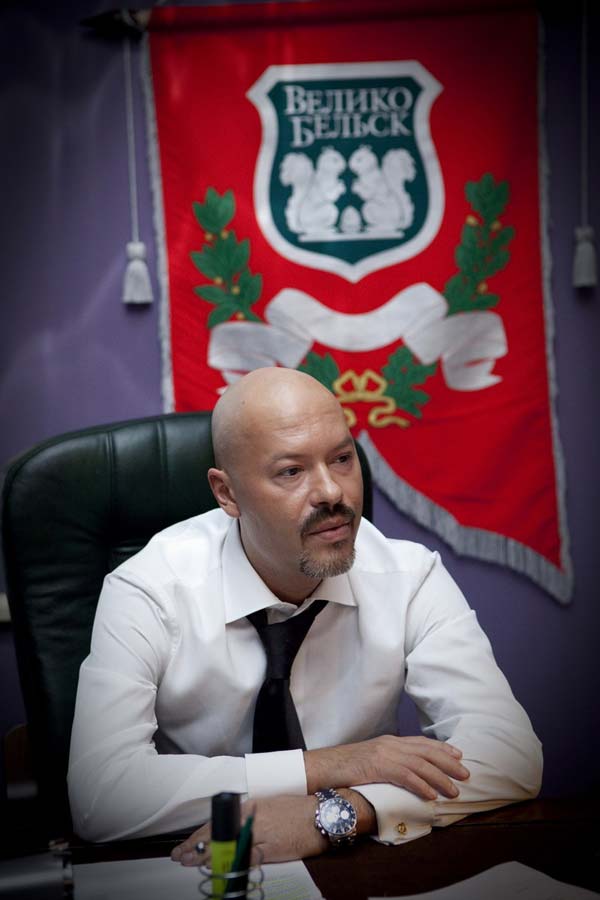 Ը      . Ը    "  "